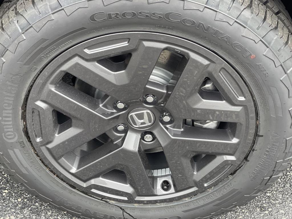 new 2026 Honda CR-V Hybrid car, priced at $40,705