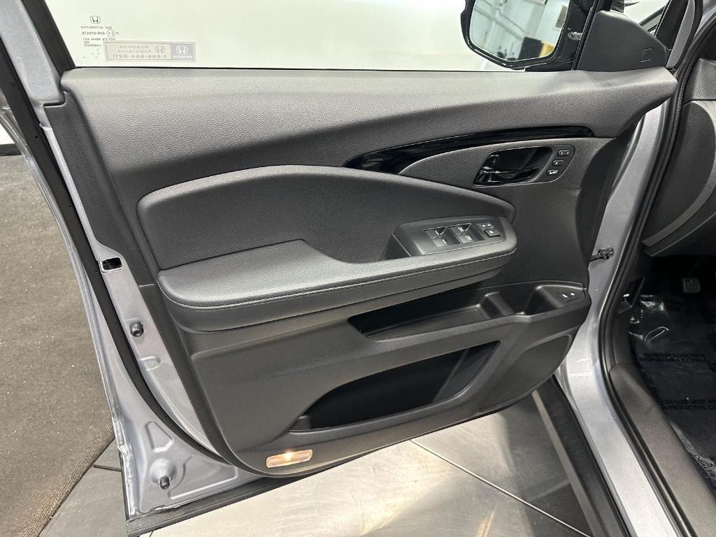 used 2022 Honda Passport car, priced at $33,995