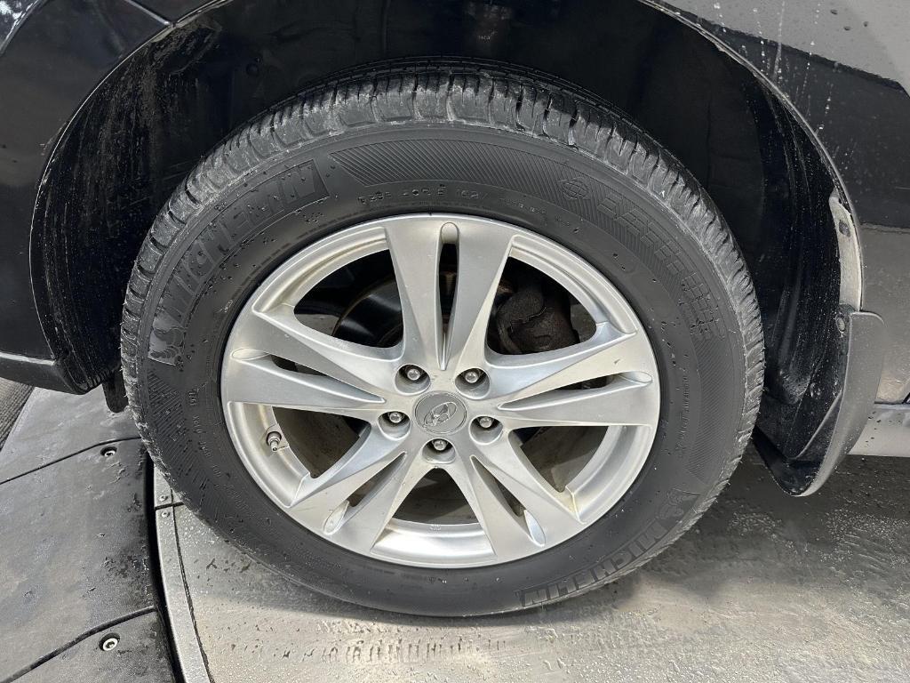 used 2012 Hyundai Santa Fe car, priced at $6,695