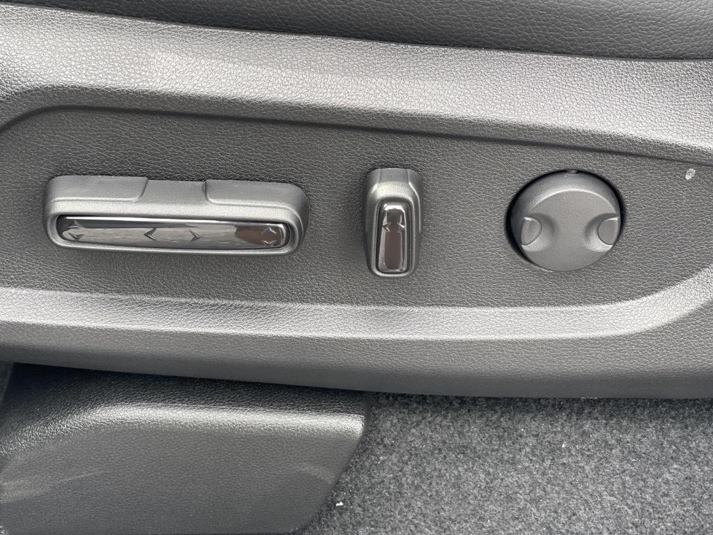 new 2025 Honda Pilot car, priced at $50,050