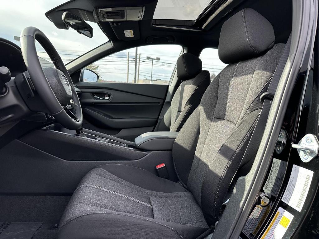 new 2025 Honda Accord Hybrid car, priced at $33,318