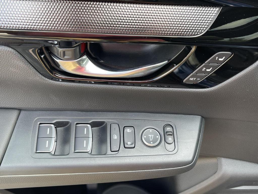 new 2026 Honda CR-V Hybrid car, priced at $43,700