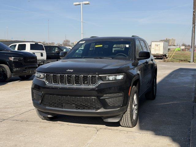 new 2025 Jeep Grand Cherokee car, priced at $34,500