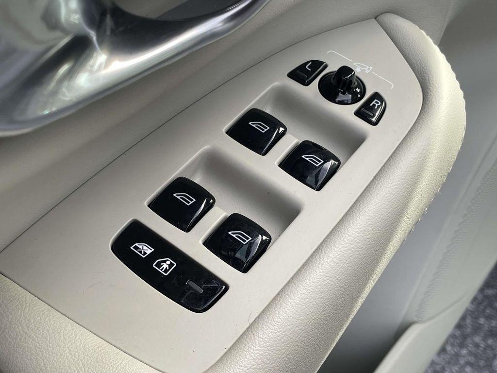 used 2023 Volvo XC90 Recharge Plug-In Hybrid car, priced at $45,271