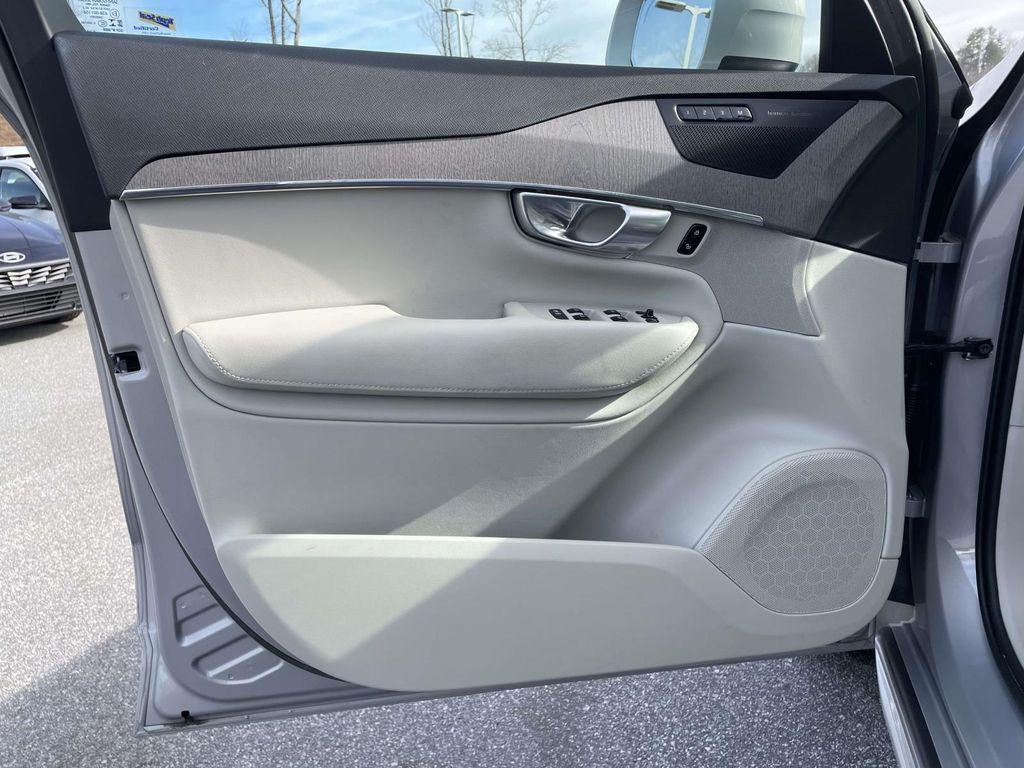 used 2023 Volvo XC90 Recharge Plug-In Hybrid car, priced at $45,271