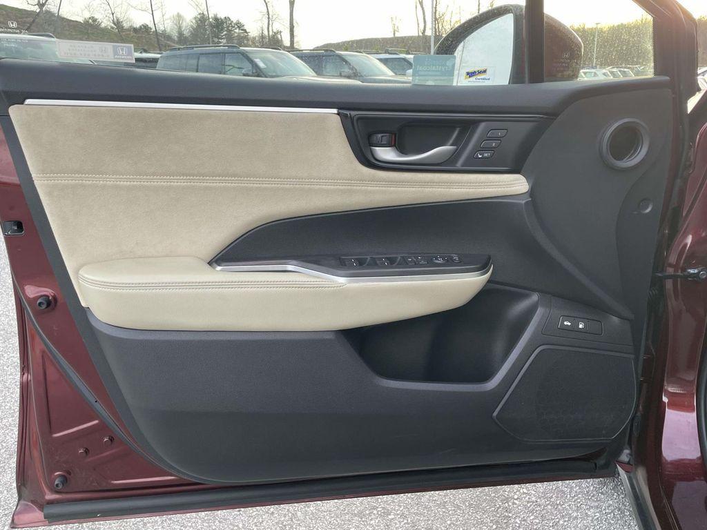 used 2018 Honda Clarity Plug-In Hybrid car, priced at $14,706