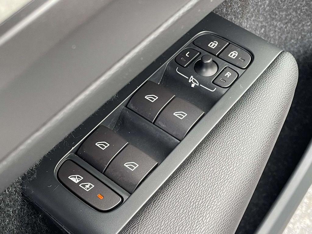 used 2019 Volvo XC40 car, priced at $17,125