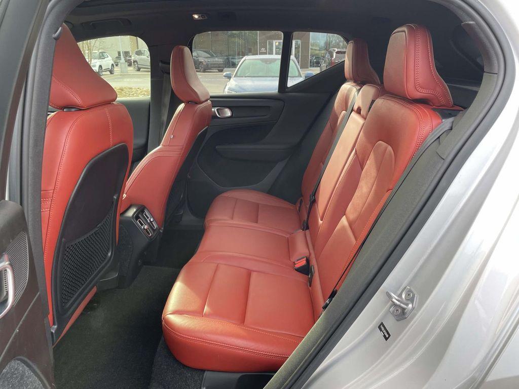 used 2019 Volvo XC40 car, priced at $17,125