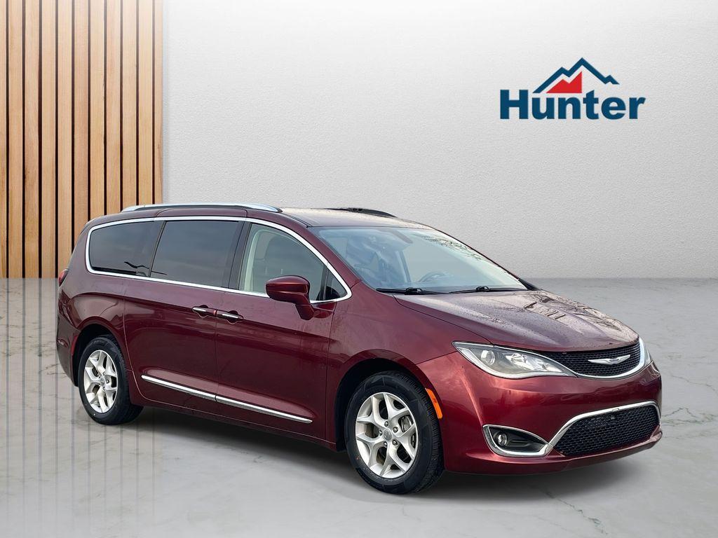 used 2017 Chrysler Pacifica car, priced at $11,292