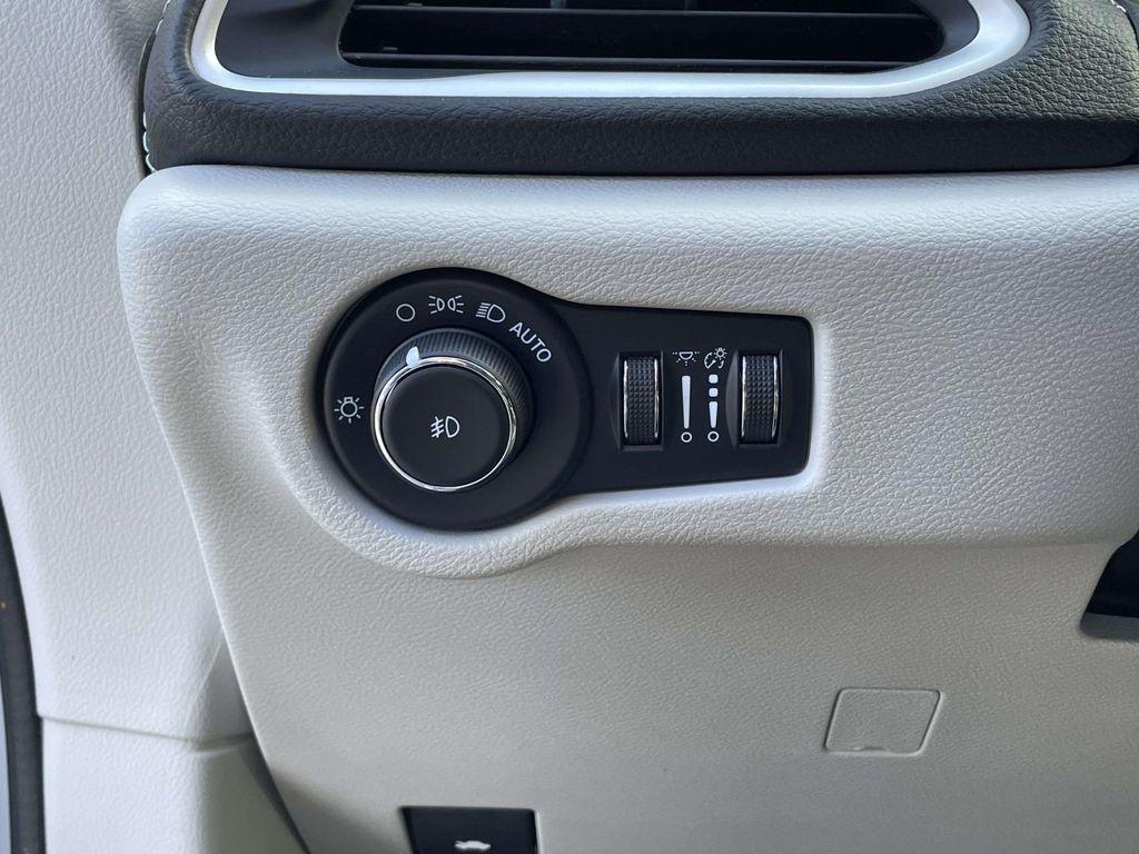 used 2022 Chrysler Pacifica car, priced at $25,288