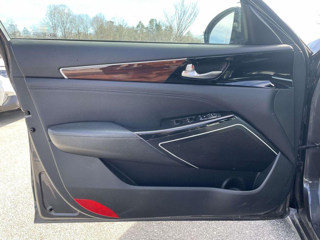 used 2018 Kia Cadenza car, priced at $13,028