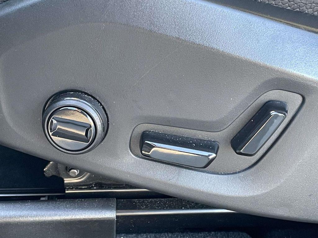 used 2023 Volvo XC60 car, priced at $34,279