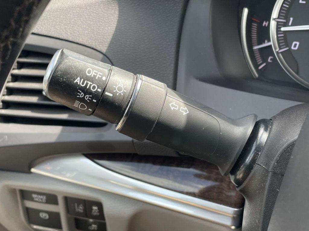used 2018 Acura MDX car, priced at $17,887