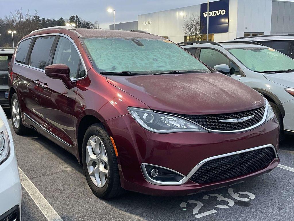 used 2017 Chrysler Pacifica car, priced at $12,368