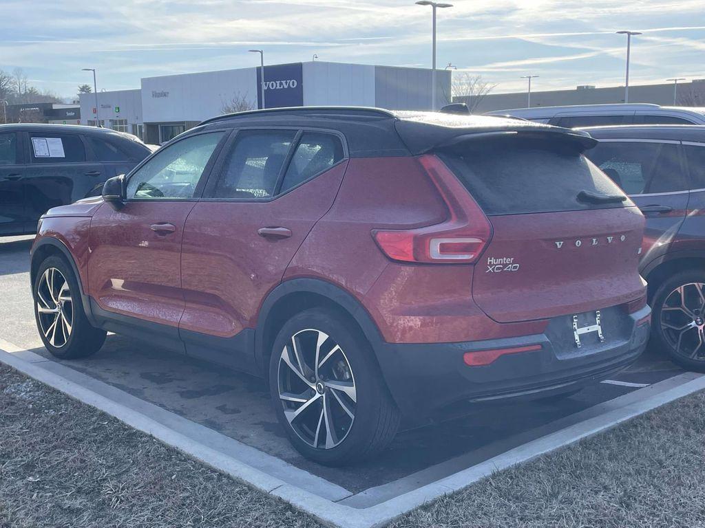 used 2022 Volvo XC40 car, priced at $21,803