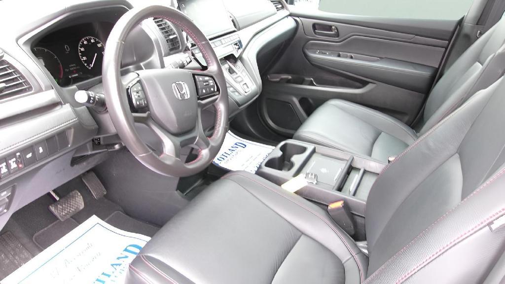 used 2025 Honda Odyssey car, priced at $38,995