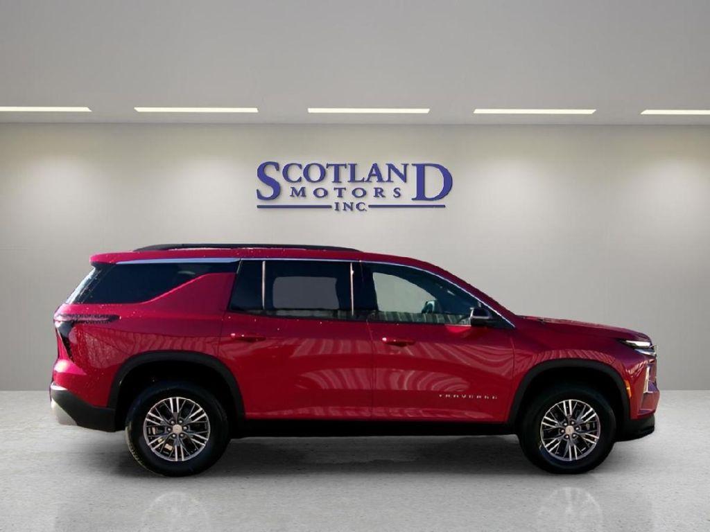 used 2025 Chevrolet Traverse car, priced at $39,995