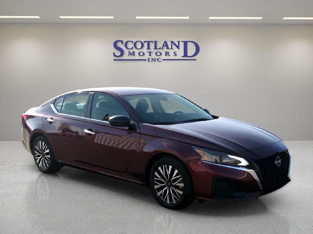 used 2025 Nissan Altima car, priced at $21,995