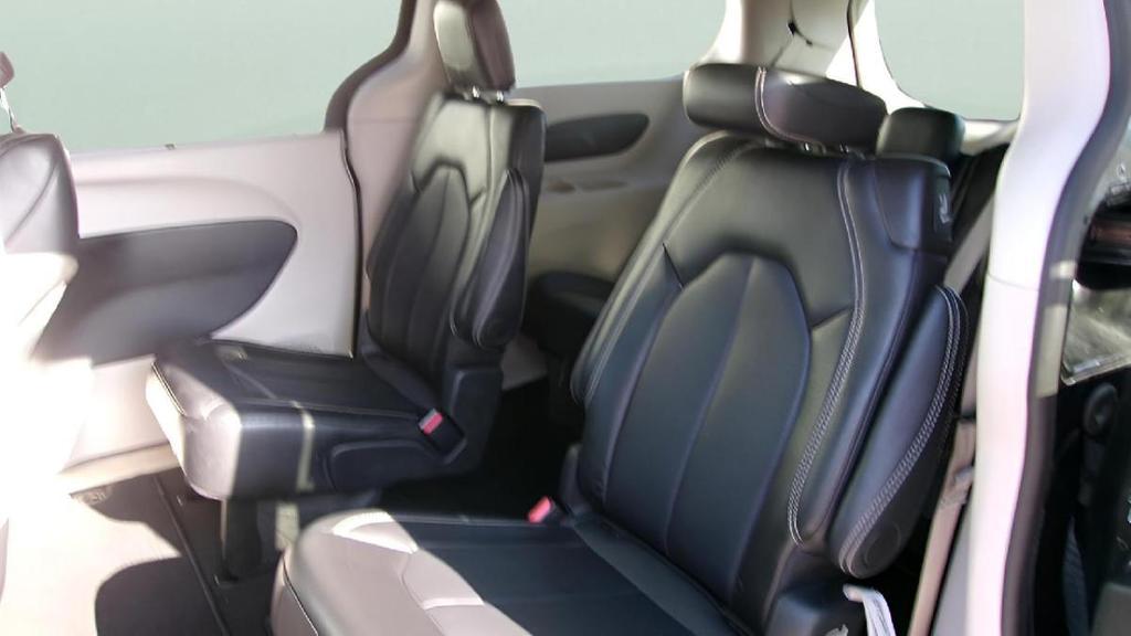 used 2024 Chrysler Pacifica car, priced at $31,995