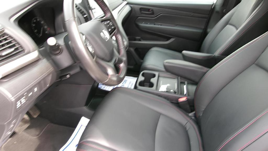 used 2025 Honda Odyssey car, priced at $38,995
