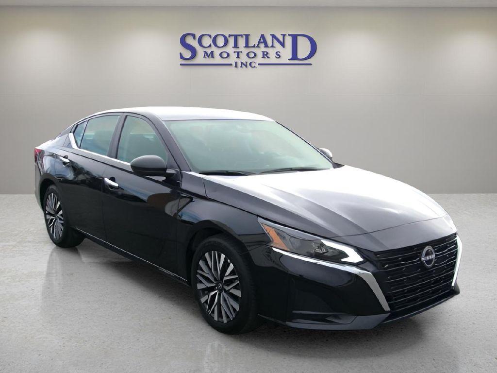 used 2025 Nissan Altima car, priced at $21,995