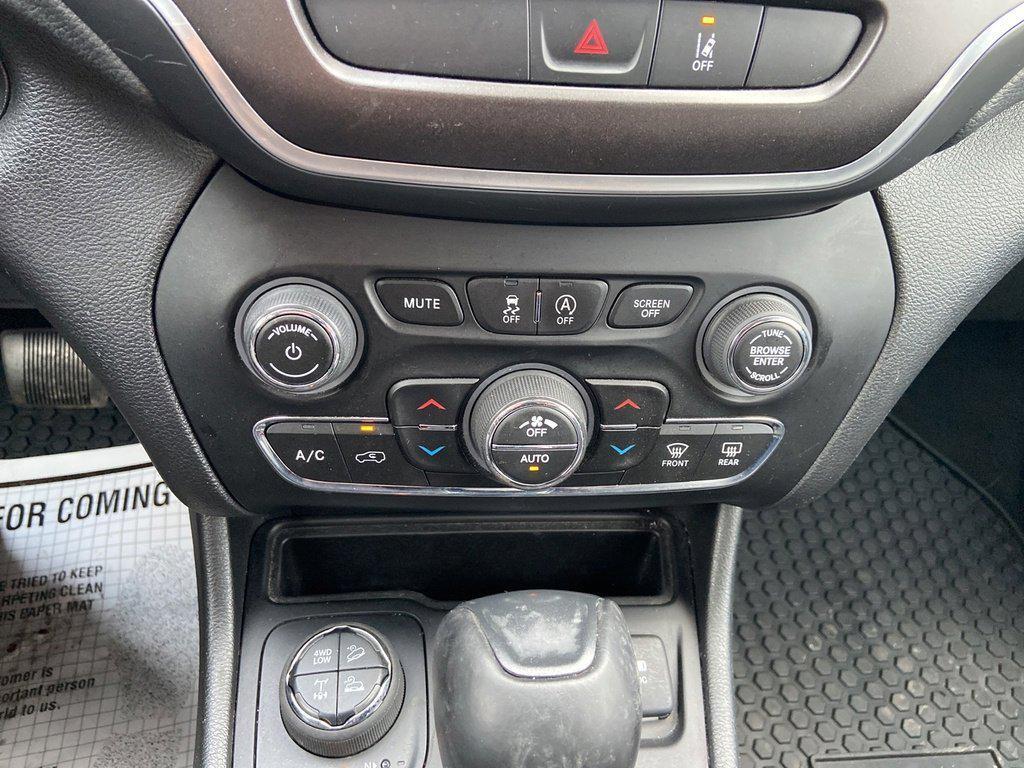 used 2022 Jeep Cherokee car, priced at $24,655