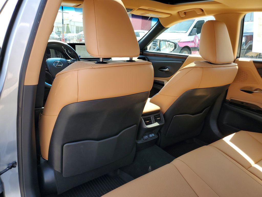 used 2024 Lexus ES 250 car, priced at $37,427