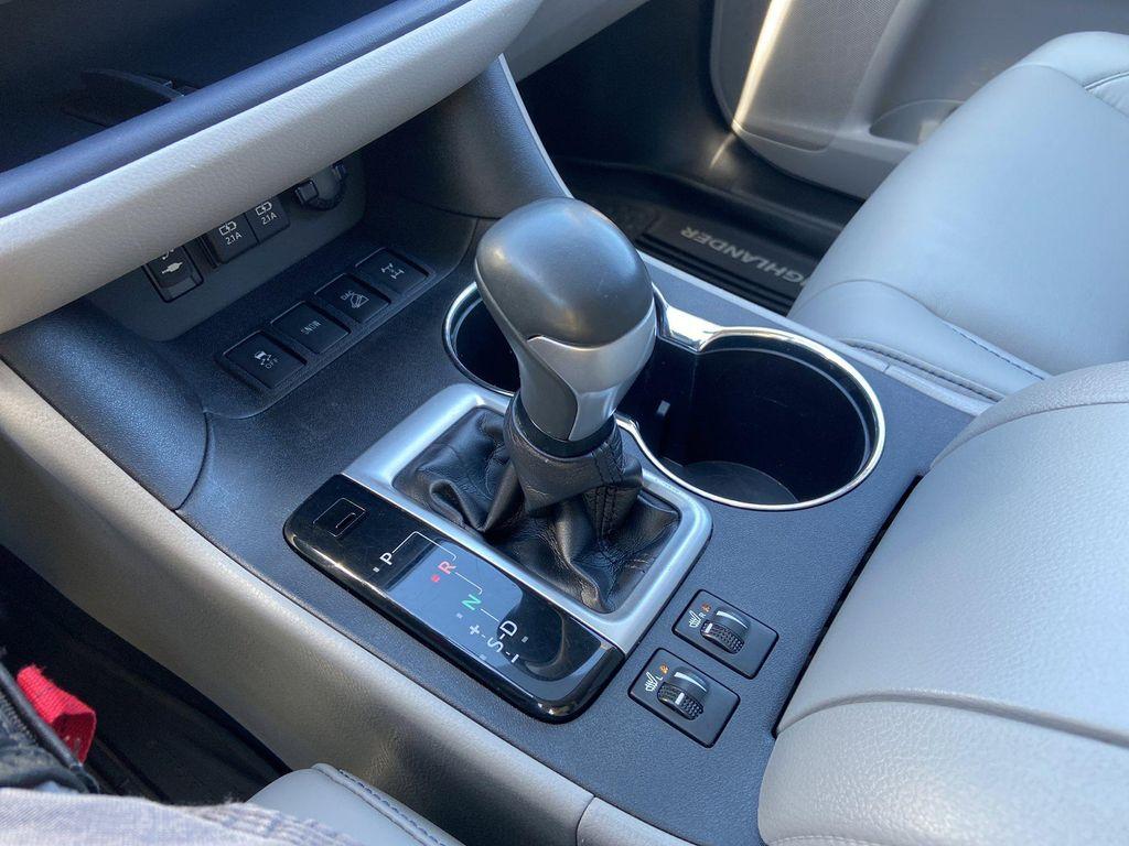 used 2019 Toyota Highlander car, priced at $29,127