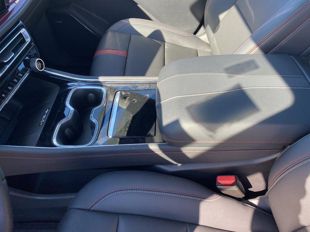 used 2024 Chevrolet Traverse car, priced at $44,955