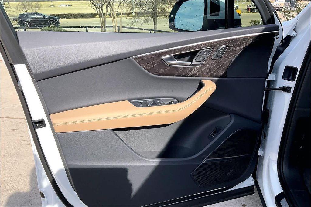 new 2026 Audi Q7 car, priced at $76,995