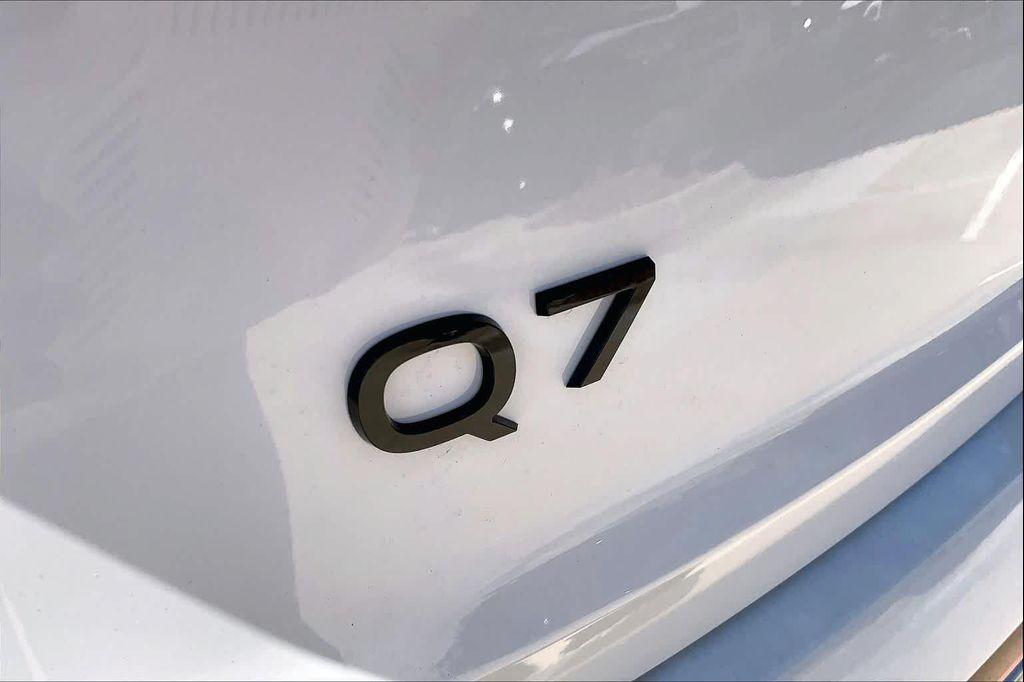 new 2026 Audi Q7 car, priced at $78,495