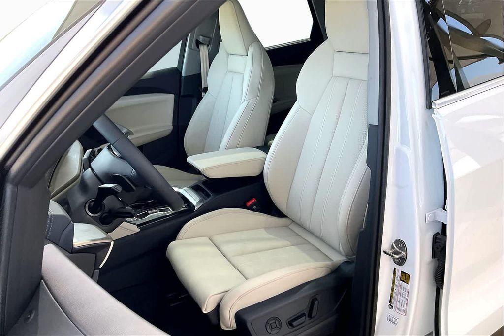 new 2025 Audi Q5 car, priced at $62,295