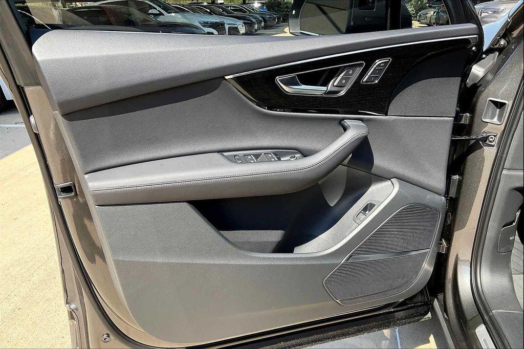 new 2026 Audi Q7 car, priced at $70,240