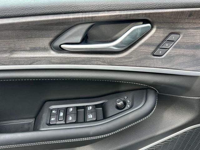 new 2026 Jeep Grand Cherokee car, priced at $51,985