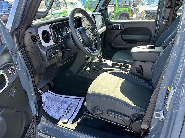 new 2025 Jeep Wrangler car, priced at $47,235