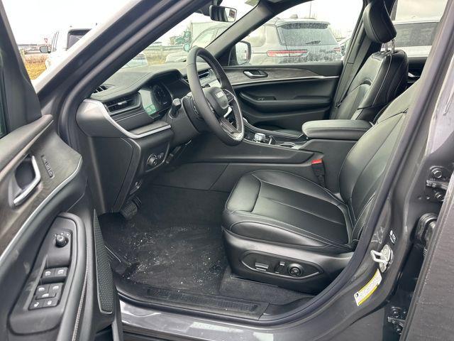 new 2026 Jeep Grand Cherokee car, priced at $49,580