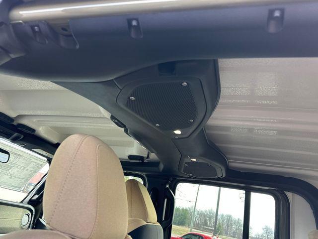 new 2026 Jeep Gladiator car, priced at $55,970