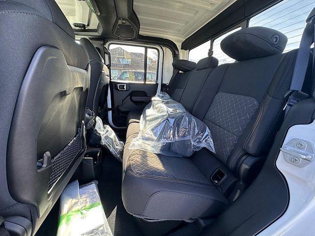 new 2026 Jeep Gladiator car, priced at $58,100