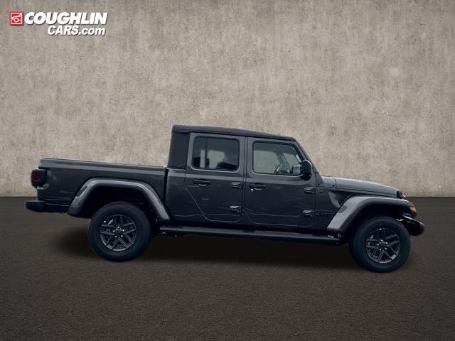 new 2026 Jeep Gladiator car, priced at $45,860