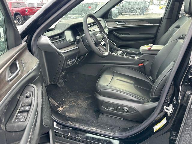 new 2026 Jeep Grand Cherokee car, priced at $49,580