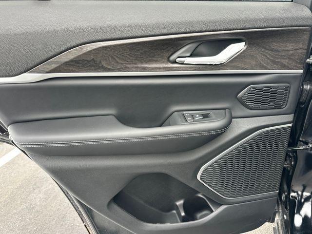 new 2026 Jeep Grand Cherokee car, priced at $49,580