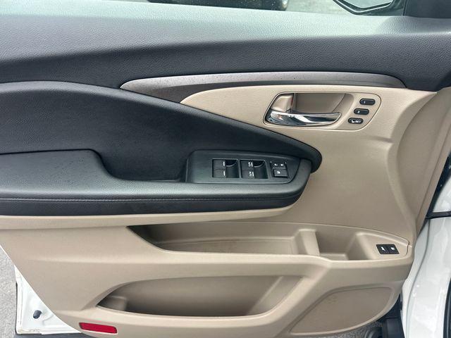 used 2022 Honda Pilot car, priced at $24,034