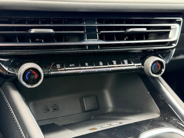 used 2025 Chevrolet Traverse car, priced at $36,997