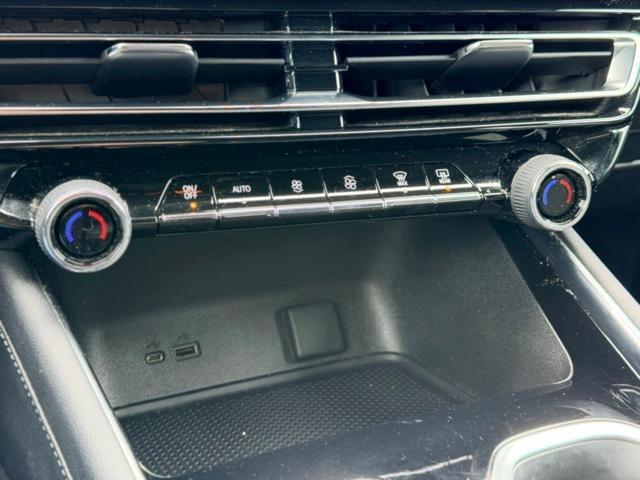 used 2024 Chevrolet Traverse car, priced at $33,997