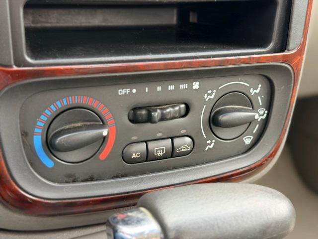 used 2002 Saturn L car, priced at $4,400