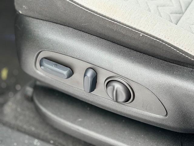 used 2023 Chevrolet Equinox car, priced at $20,997