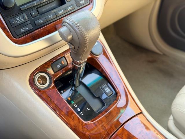 used 2005 Toyota Highlander car, priced at $6,799