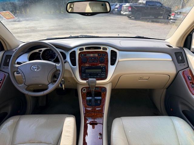used 2005 Toyota Highlander car, priced at $6,799