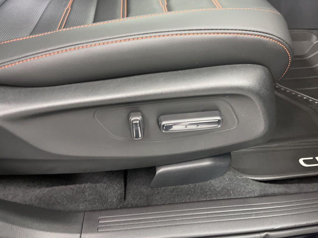 new 2026 Honda CR-V Hybrid car, priced at $41,675