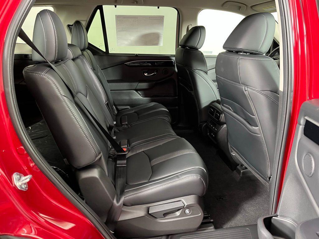 new 2025 Honda Pilot car, priced at $45,450